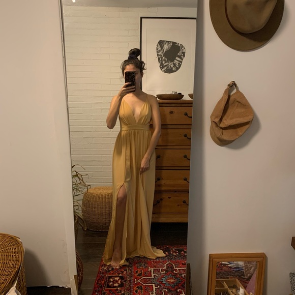 Gorgeous Maxi Gold Yellow Dress - Picture 1 of 4
